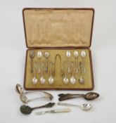 Y An Edwardian cased set of twelve silver Apostle spoons and a pair of sugar tongs by Maxfield & Son