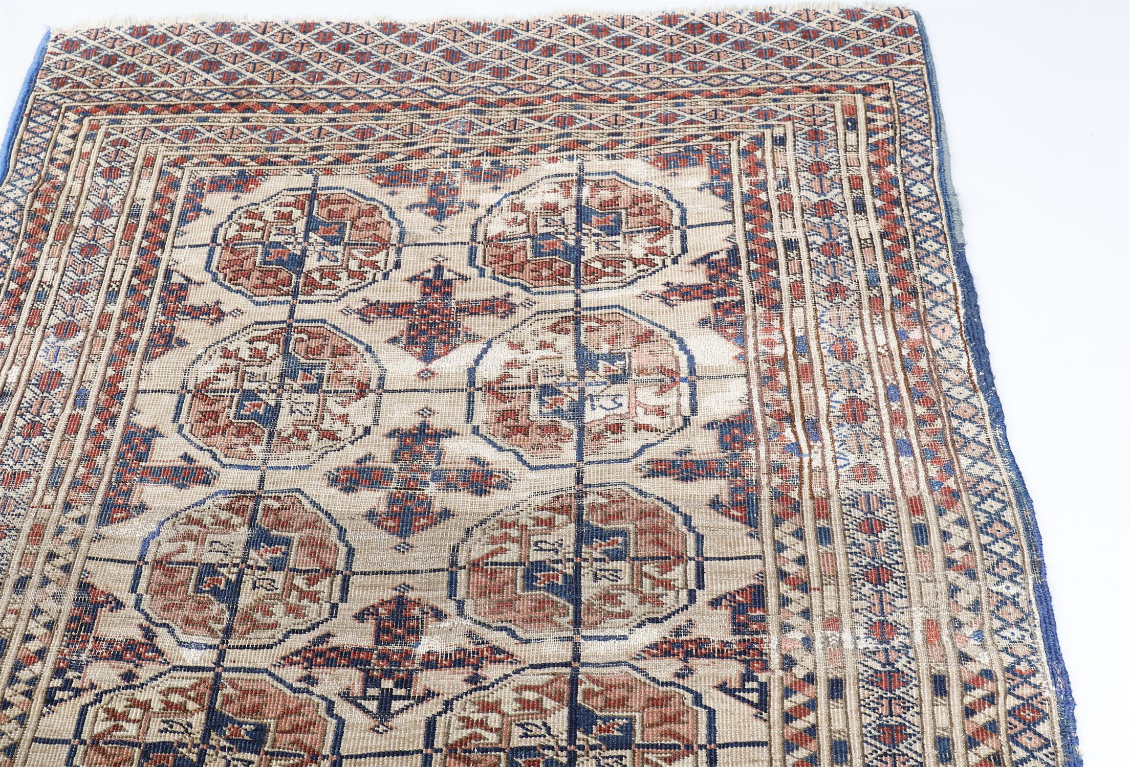 A Tekke Turkman rug - Image 3 of 4