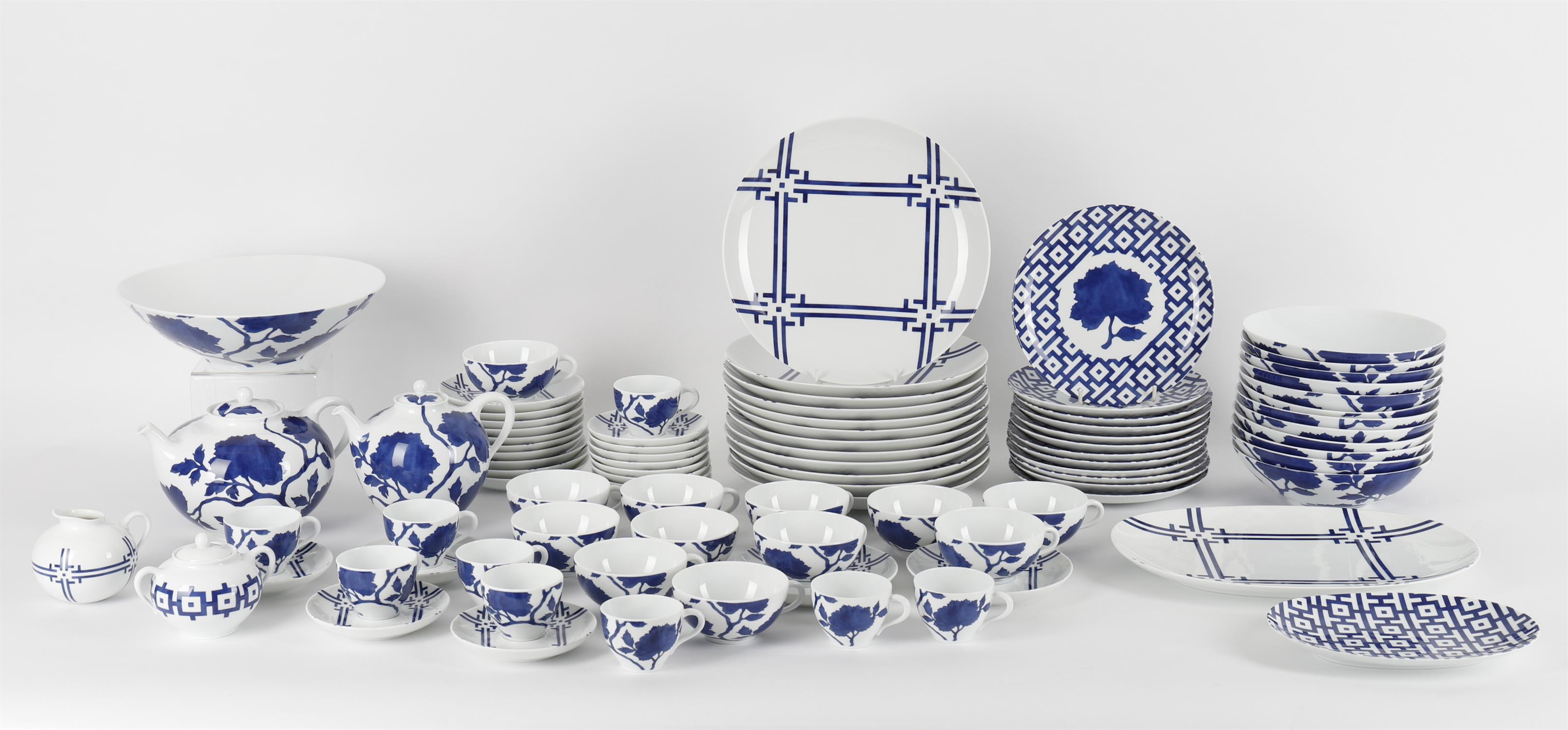 Richard Ginori, a modern Italian blue and white porcelain breakfast service - Image 2 of 11