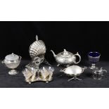 Y Assorted silver plate including a two division shell shaped biscuit warmer