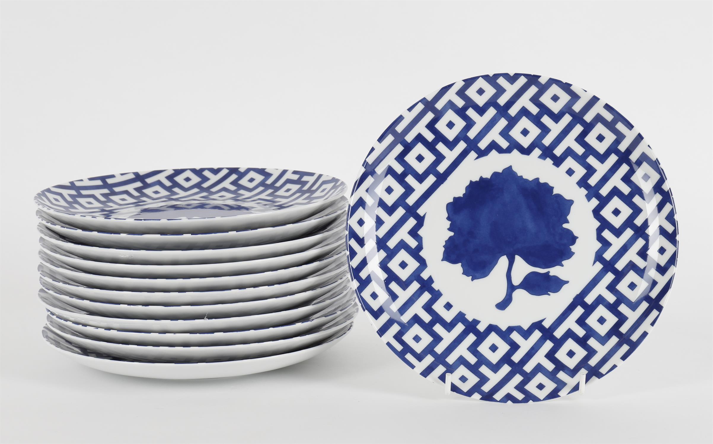 Richard Ginori, a modern Italian blue and white porcelain breakfast service - Image 8 of 11