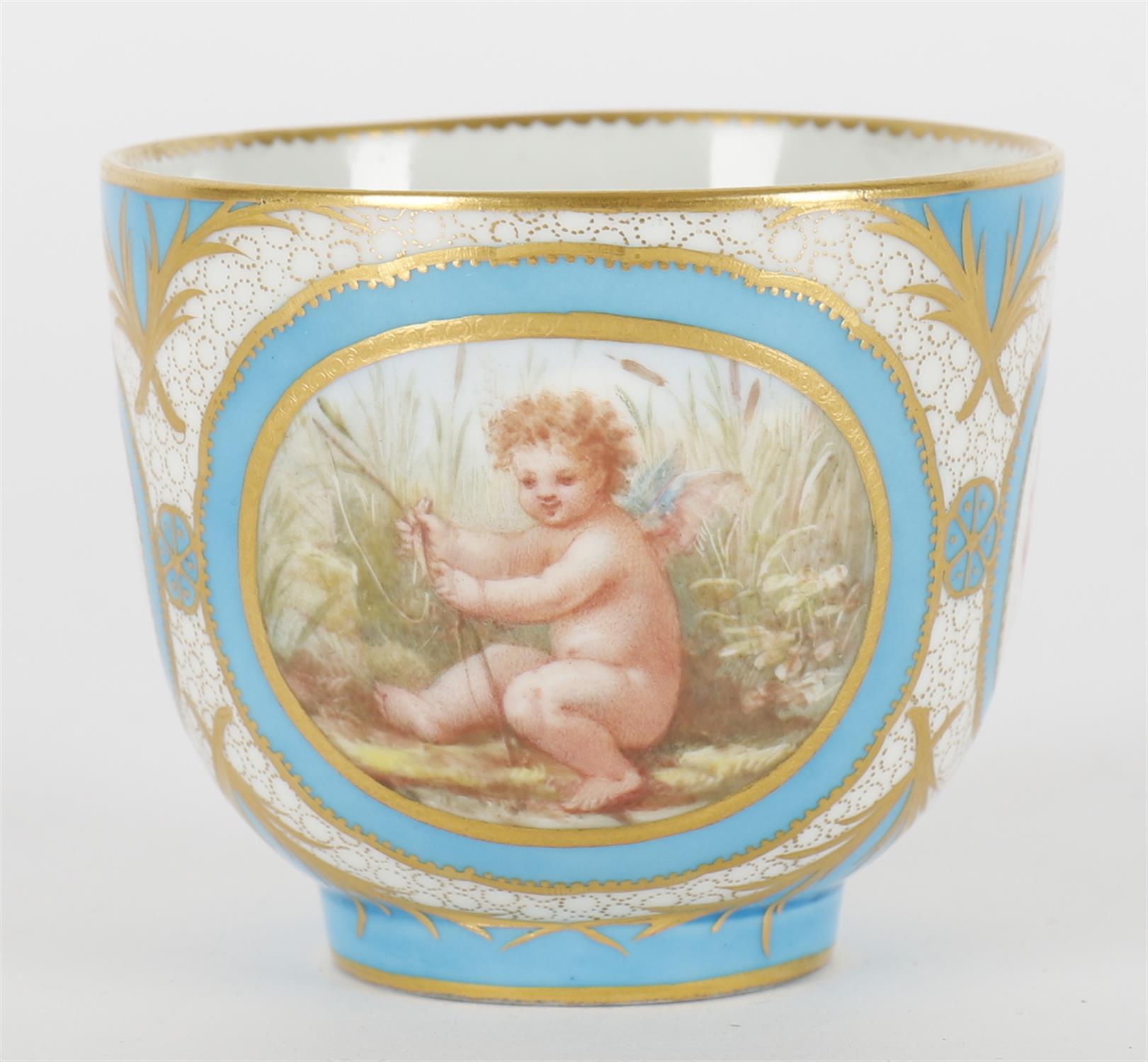 A mid-19th Century Sevres style porcelain cabinet cup and saucer - Image 5 of 5