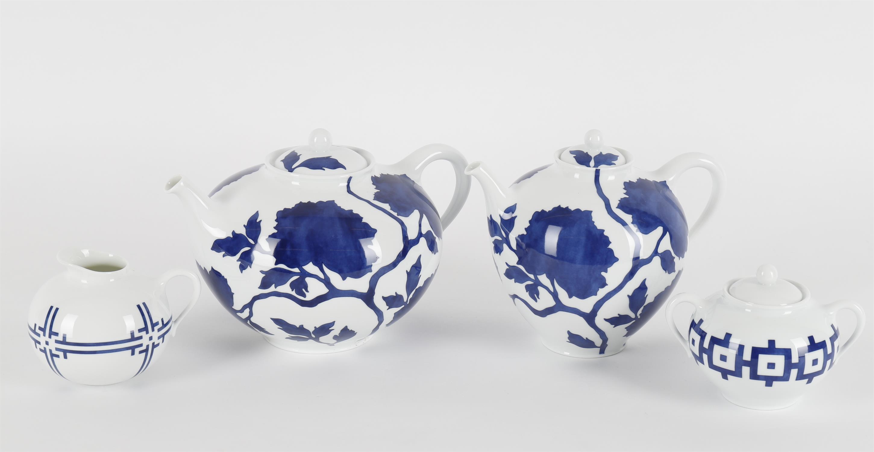 Richard Ginori, a modern Italian blue and white porcelain breakfast service - Image 6 of 11