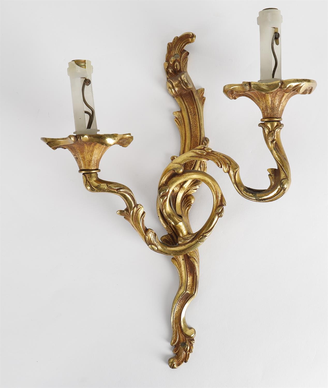 A set of five gilt metal twin light wall lights in Louis XV style - Image 2 of 7