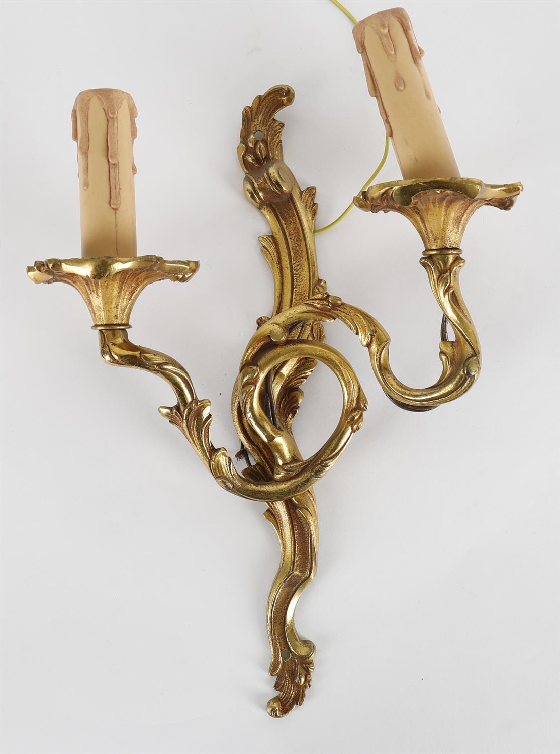 A set of five gilt metal twin light wall lights in Louis XV style - Image 6 of 7
