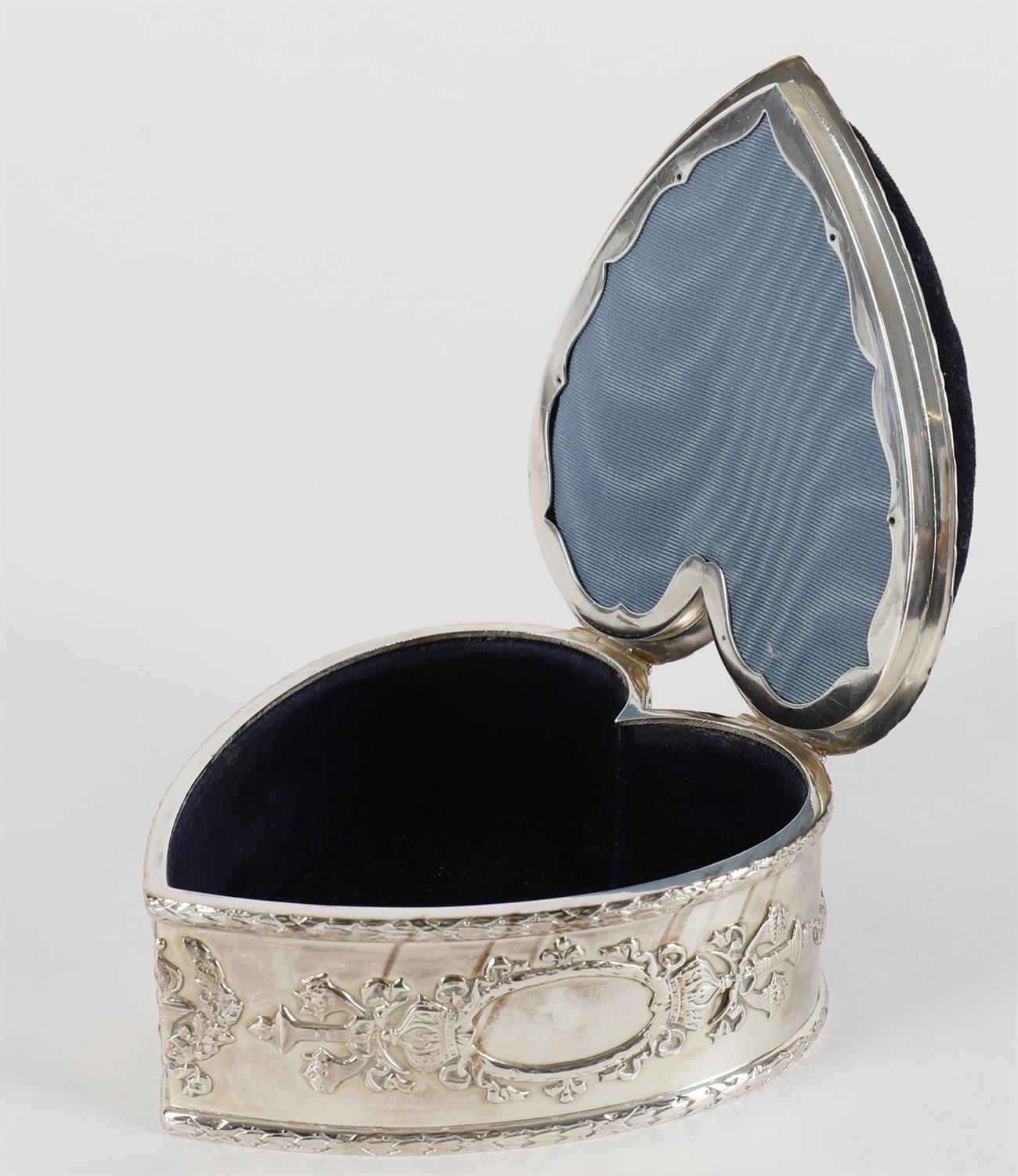 An American silver heart shaped trinket box - Image 2 of 4