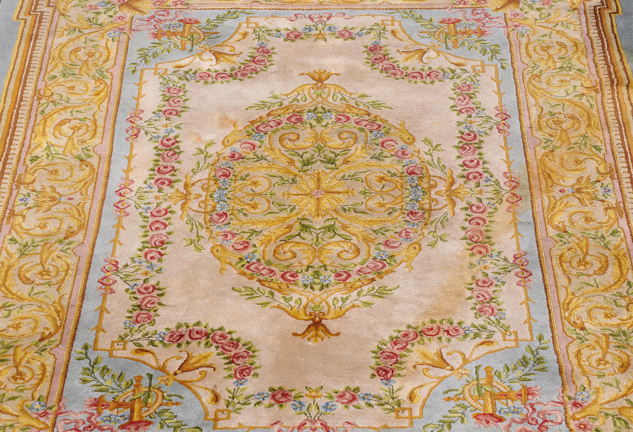 A 20th century French wool carpet - Image 2 of 8