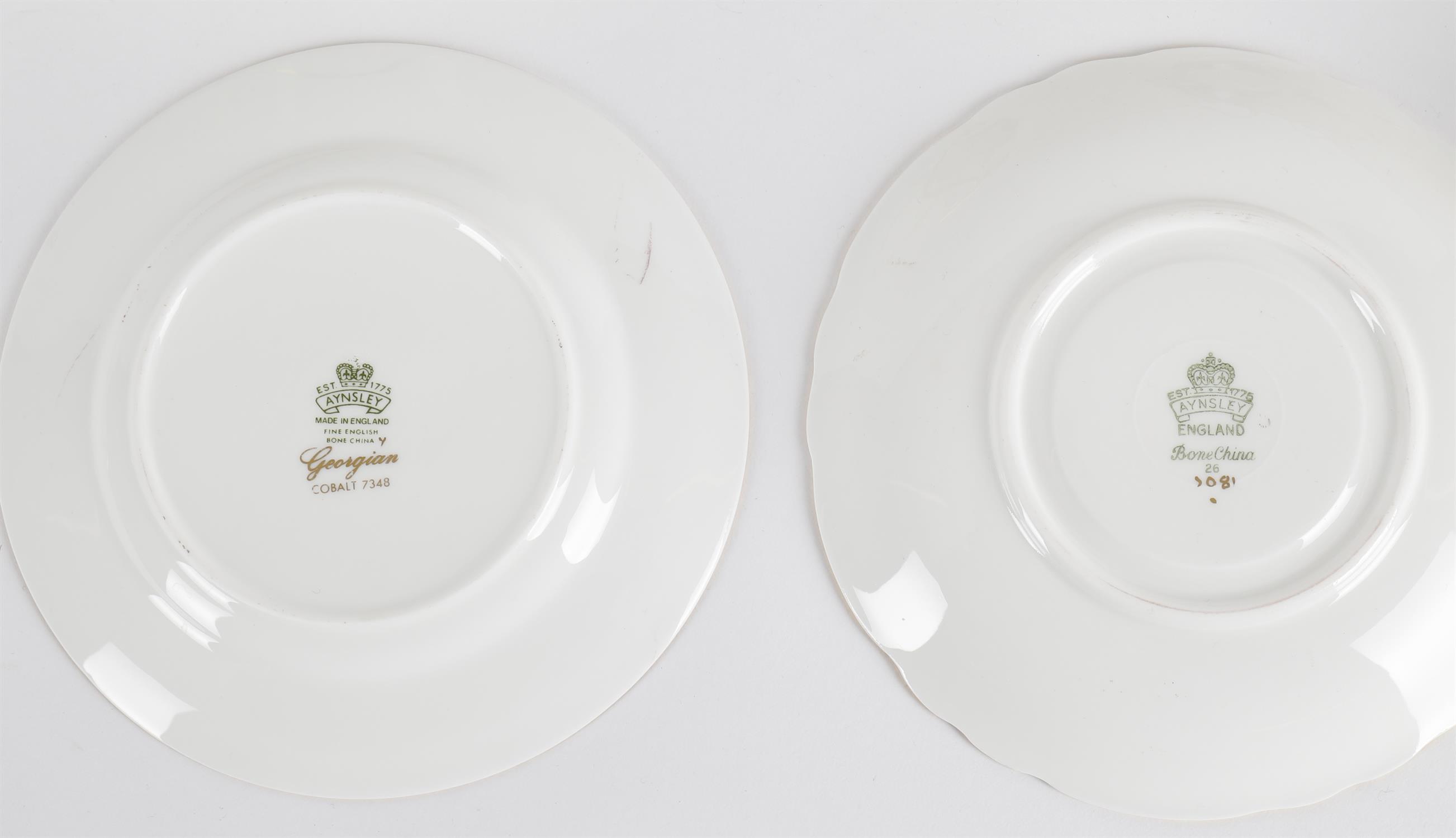 A 20th Century Aynsley 'Georgian- Cobalt 7348' bone china dinner service - Image 5 of 5