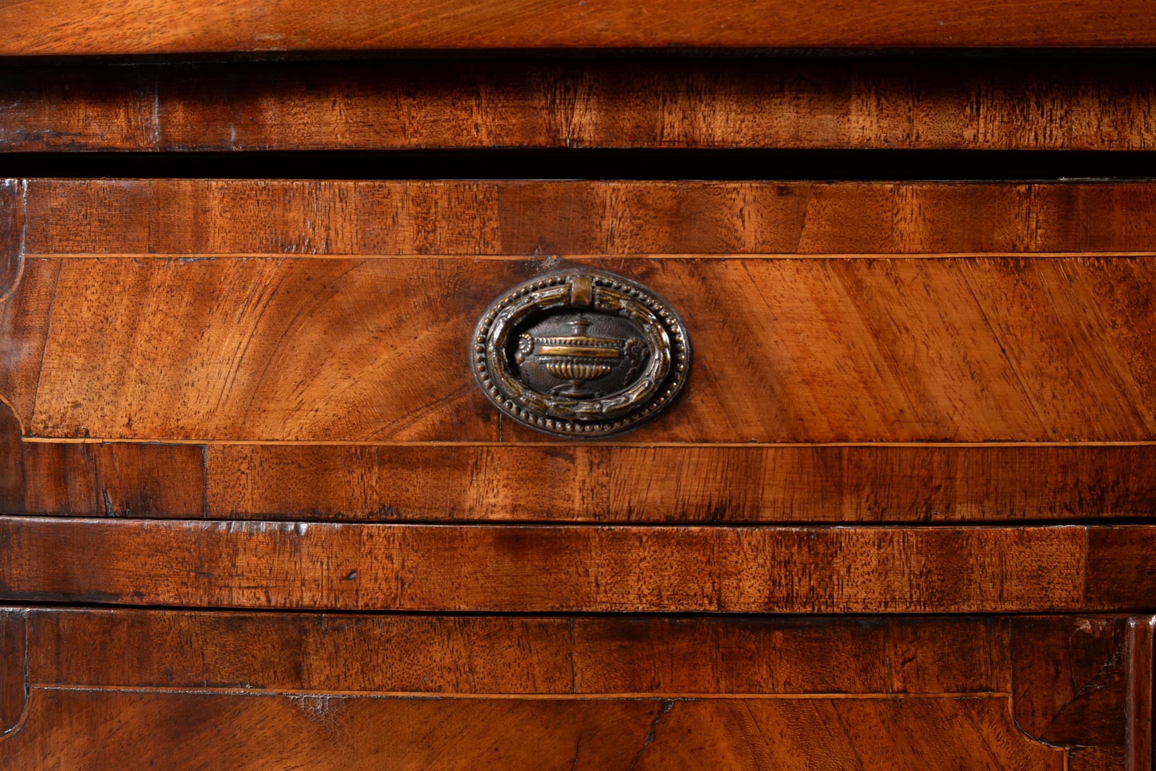 A mahogany and crossbanded side cabinet - Image 3 of 3