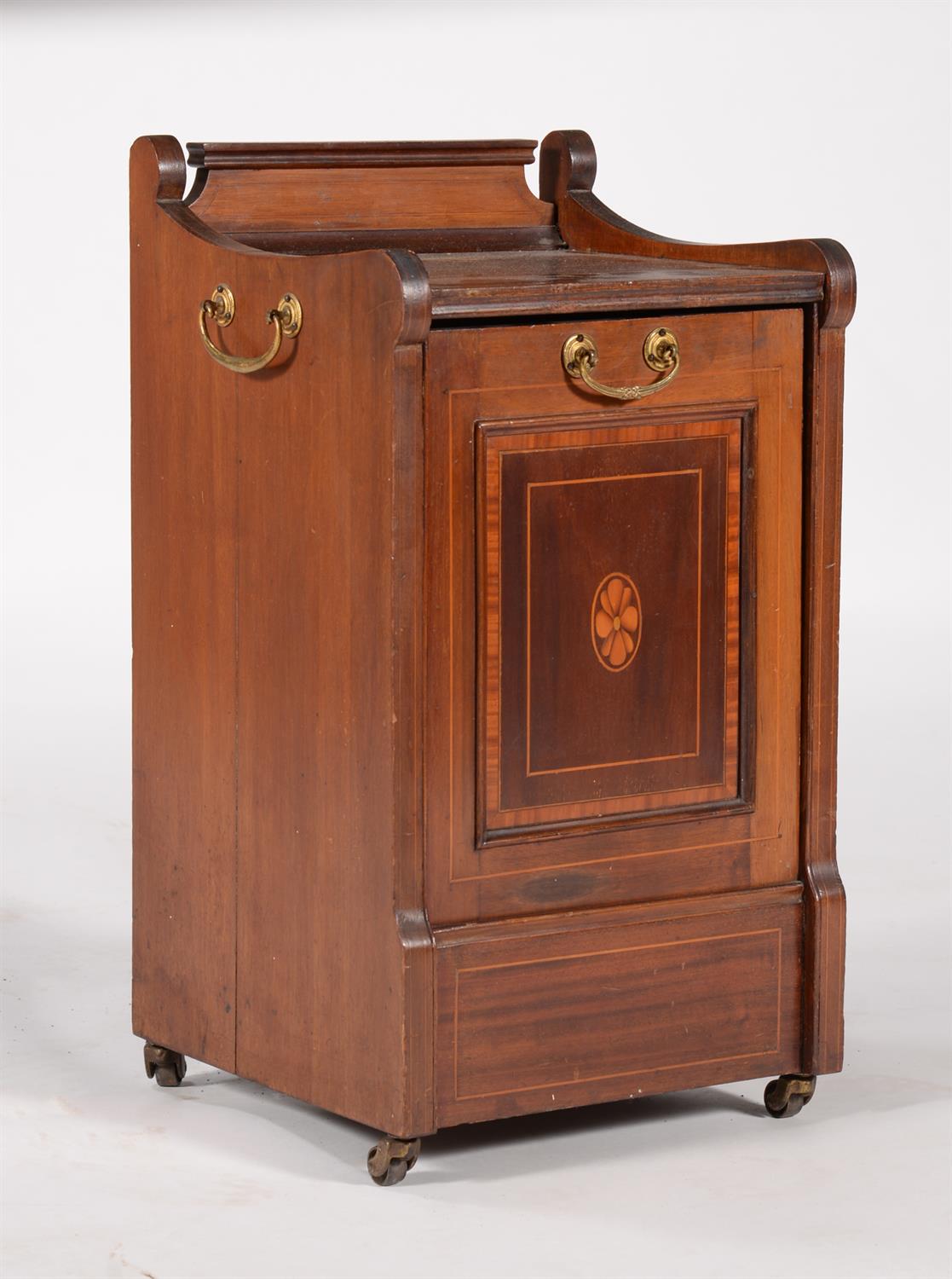 An Edwardian mahogany and inlaid perdonium - Image 5 of 6