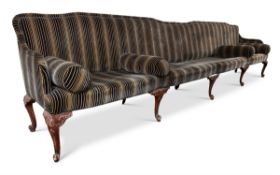 AN EXTENSIVE SIX SEAT SOFA IN GEORGE III STYLE, 20TH CENTURY