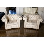 A PAIR OF CREAM LEATHER UPHOLSTERED ARMCHAIRS, LATE 20TH CENTURY