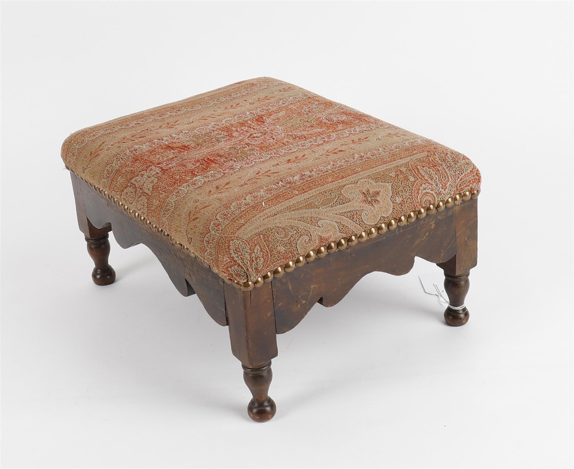 A small foot stool - Image 3 of 5