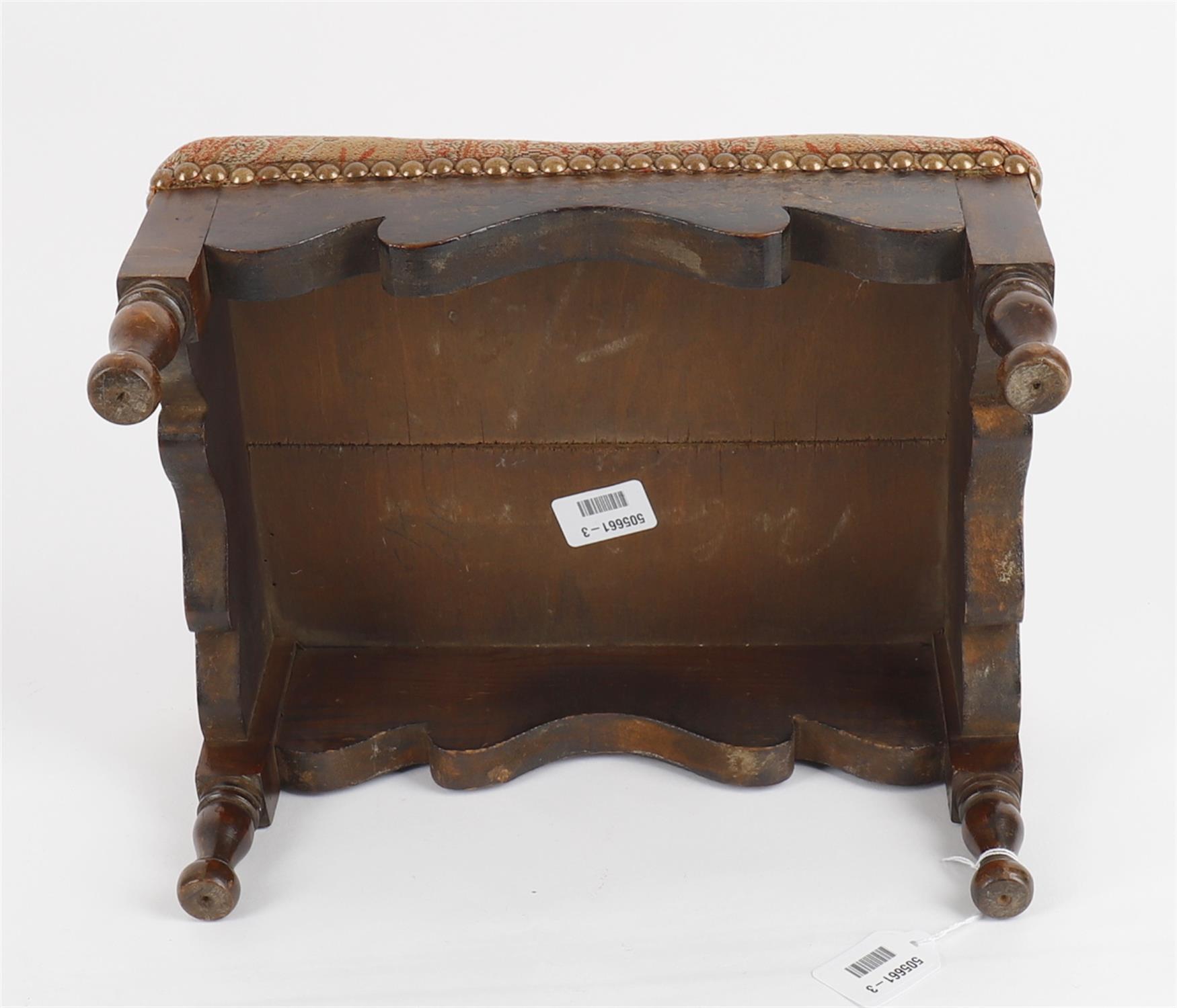 A small foot stool - Image 2 of 5