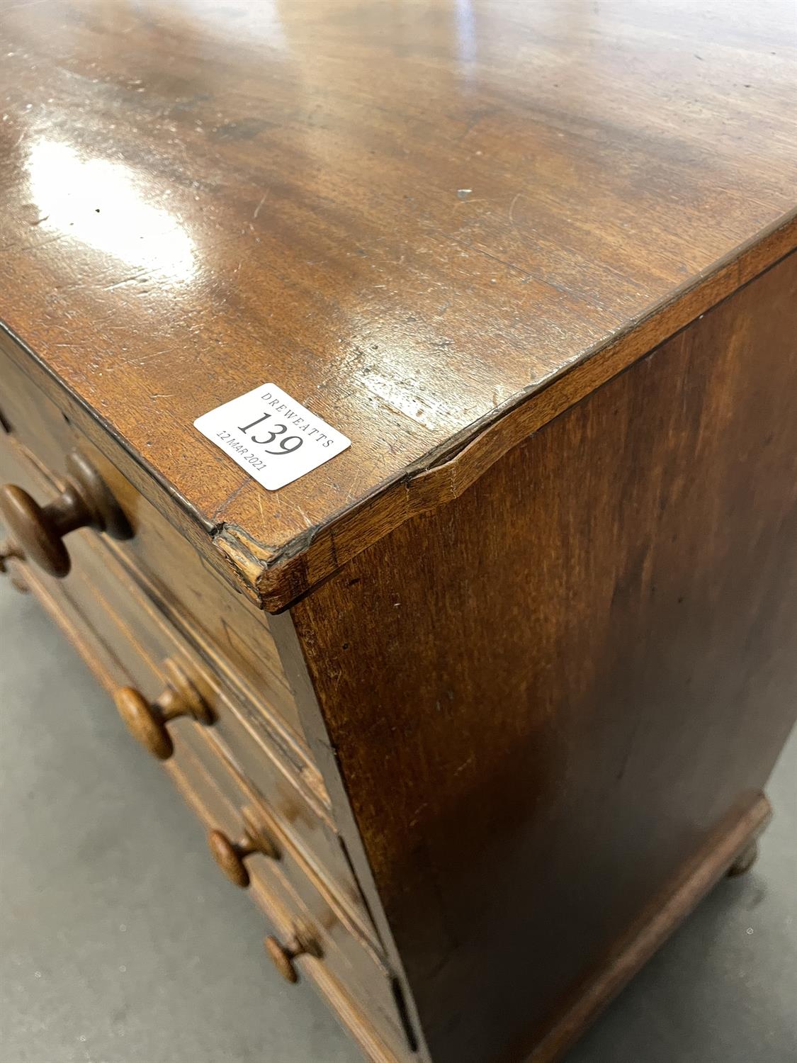 An early 19th century mahogany straight front chest - Image 2 of 8