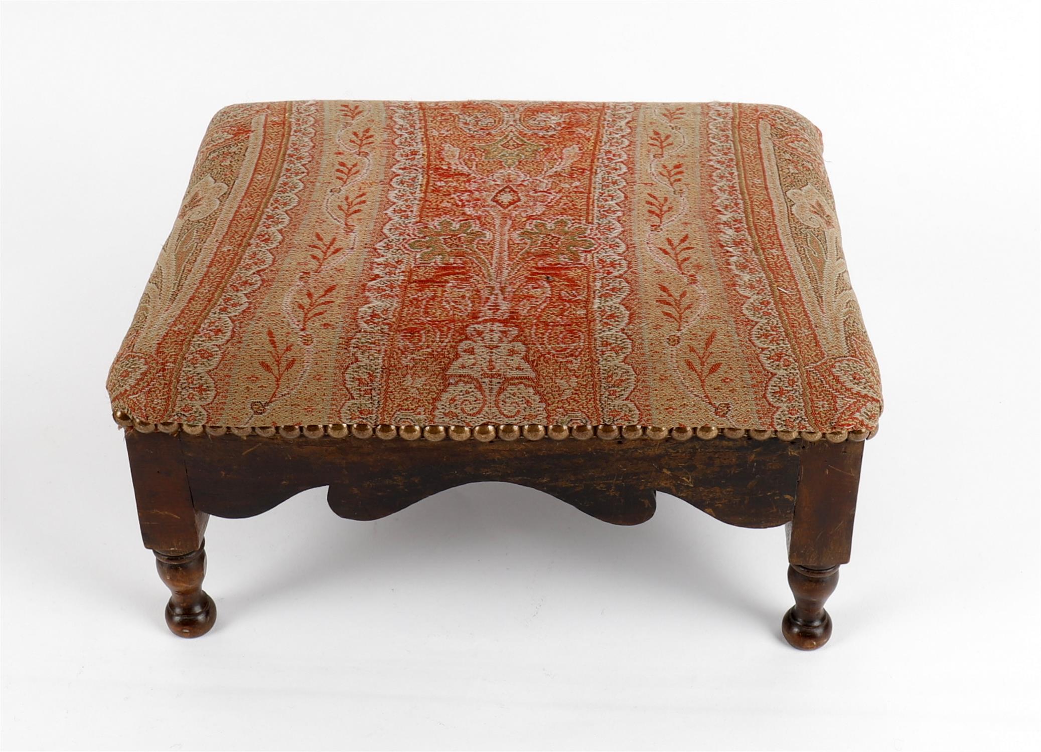 A small foot stool - Image 4 of 5