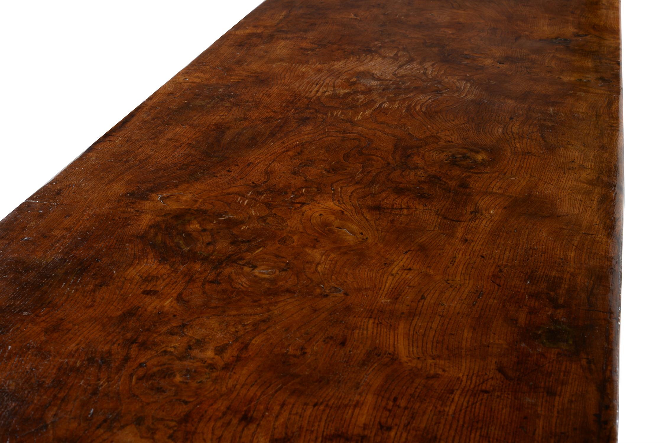 An elm and walnut dining table, of refectory type, in 17th century Italian style - Image 5 of 6