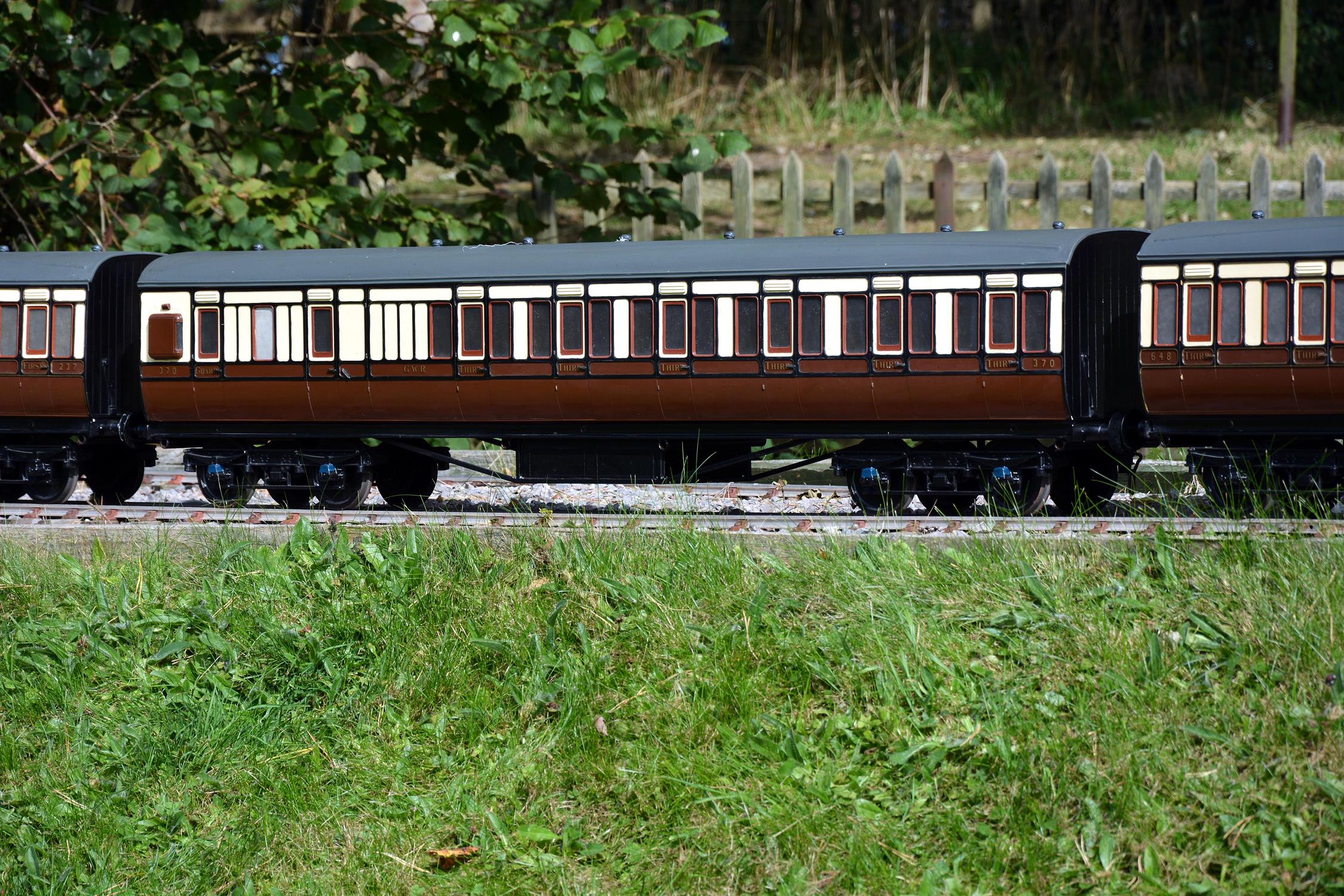 A rake of six 5 inch gauge Great Western Railway bogie coaches - Image 5 of 8