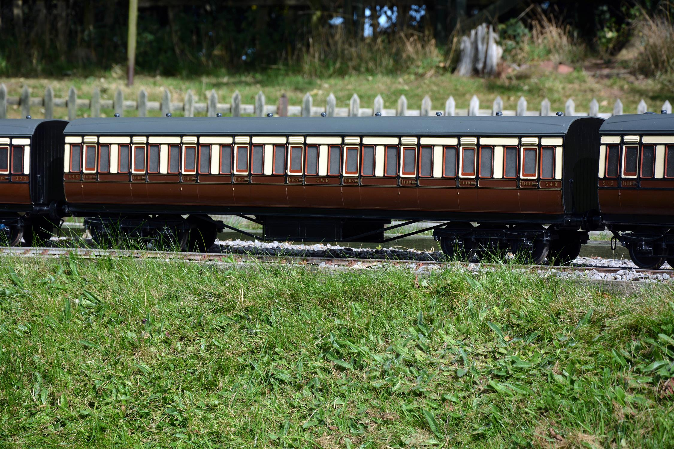 A rake of six 5 inch gauge Great Western Railway bogie coaches - Image 6 of 8