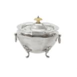 Y An Edwardian silver shaped oval sugar bowl by Sibray, Hall & Co. Ltd.