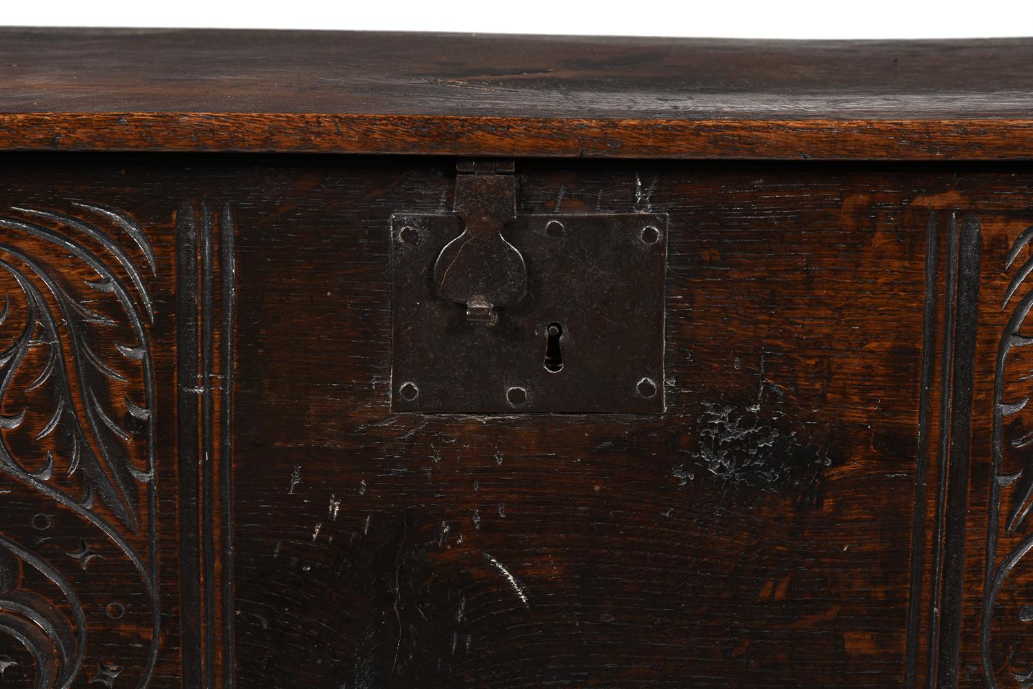 An oak coffer - Image 3 of 3