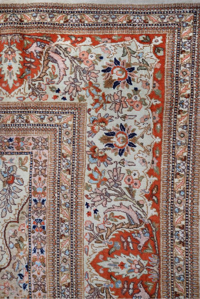 A Tabriz carpet - Image 3 of 4