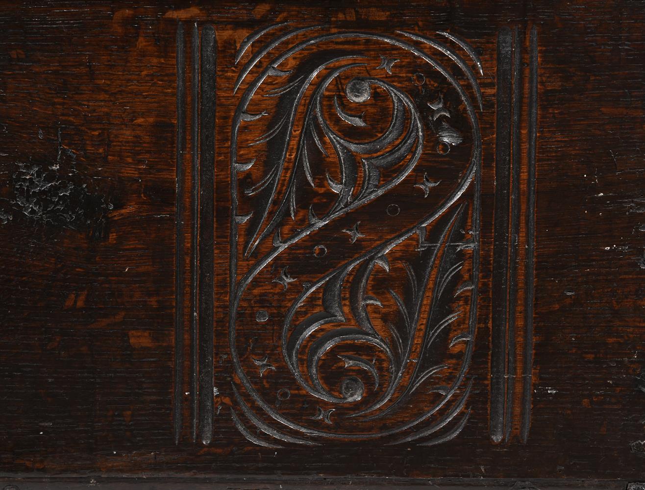 An oak coffer - Image 2 of 3