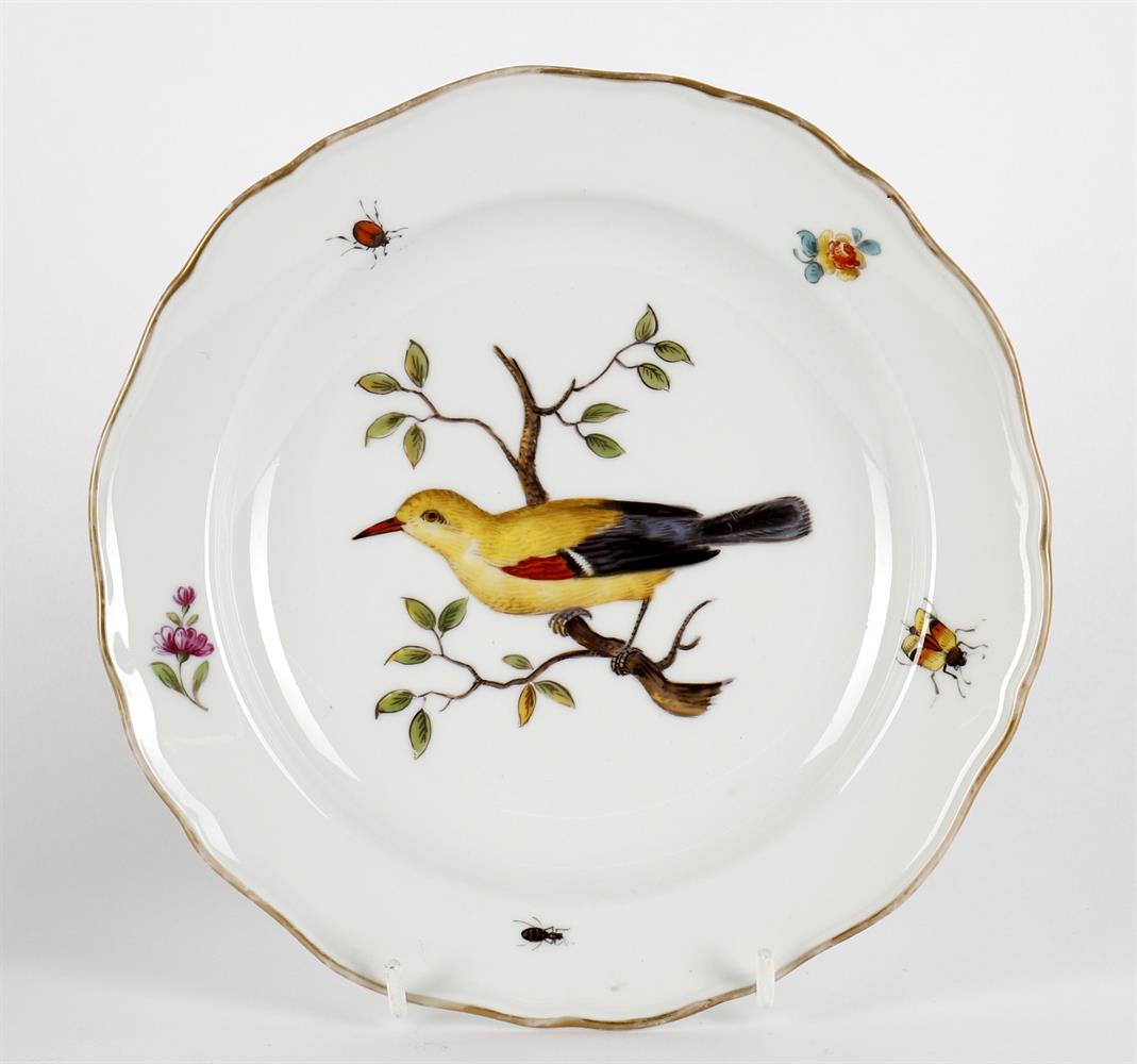 A late Meissen plate painted with a gold oriole - Image 2 of 7