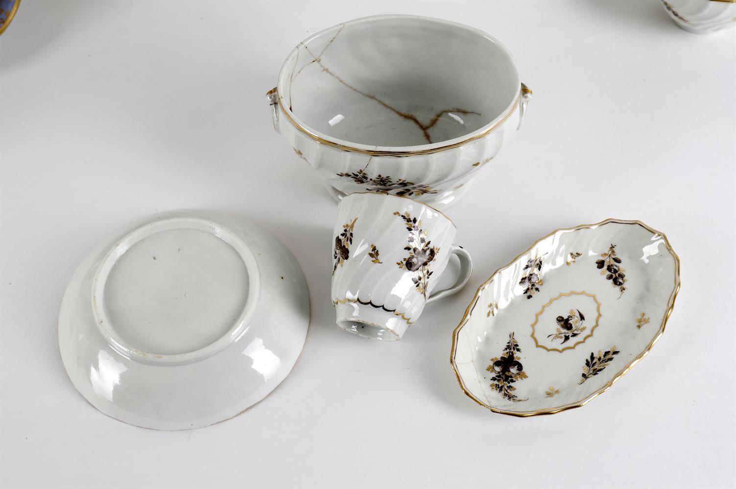 Early 19th century English teaware to include a Chamberlain's Worcester spirally moulded part tea an - Image 3 of 10