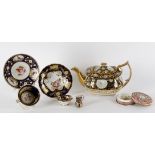 Assorted decorative porcelain to include a documentary pink ground circular box and cover
