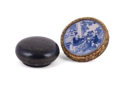 A Chinese glit-bronze blue and white porcelain mounted buckle
