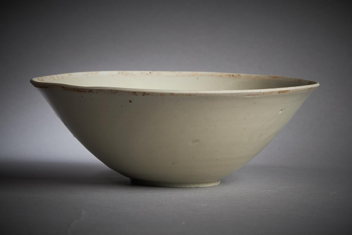 A Chinese moulded 'Ding' type bowl - Image 2 of 6