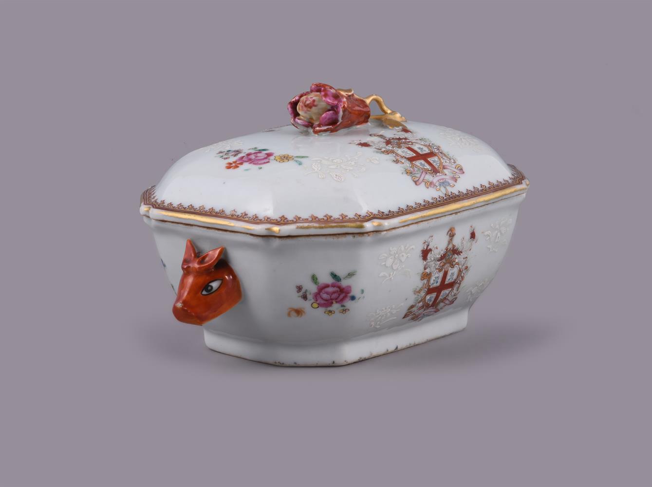 A Chinese export porcelain famille rose armorial octagonal-shaped sauce tureen and cover - Image 2 of 3