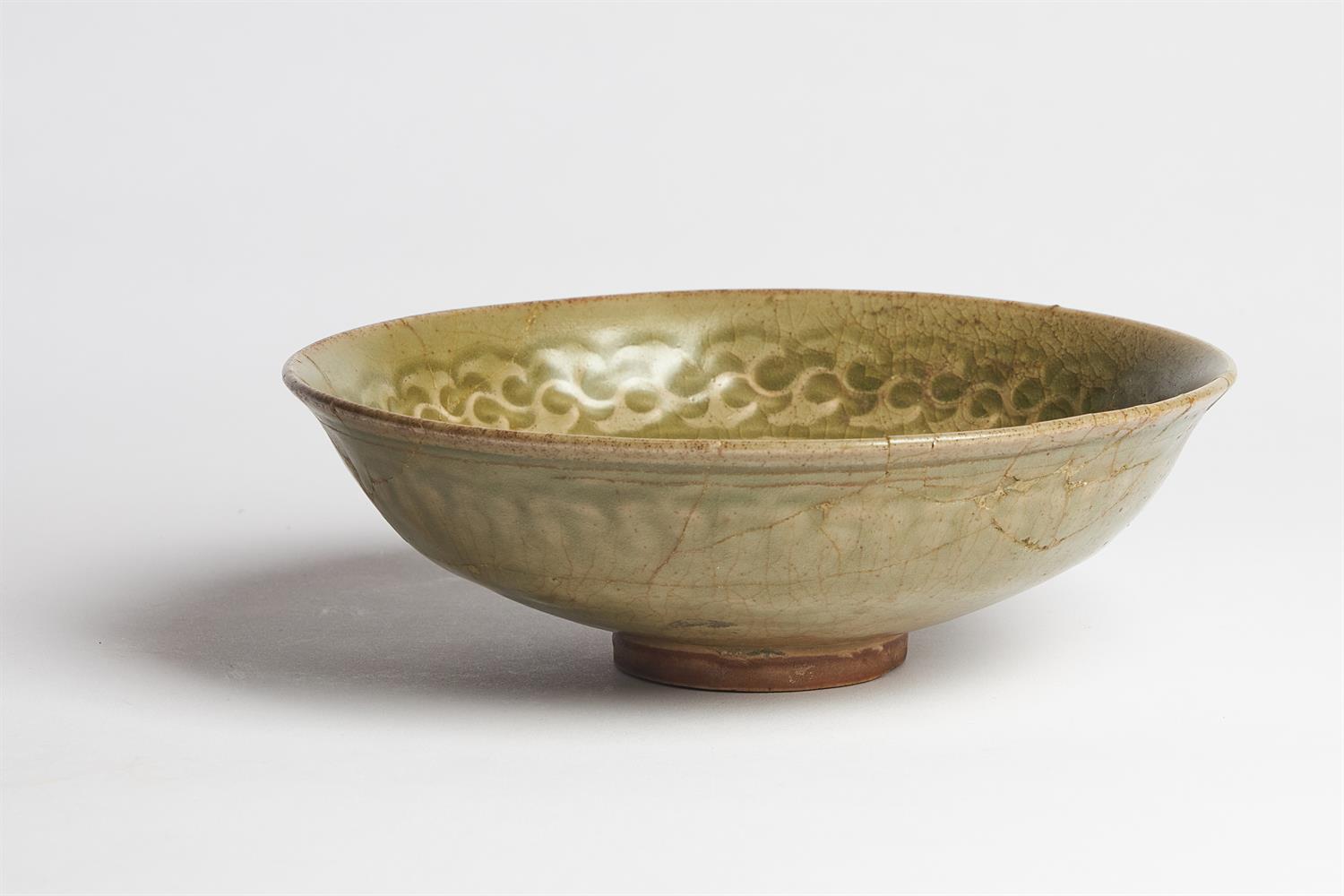 A Chinese Yaozhou celadon bowl - Image 3 of 6