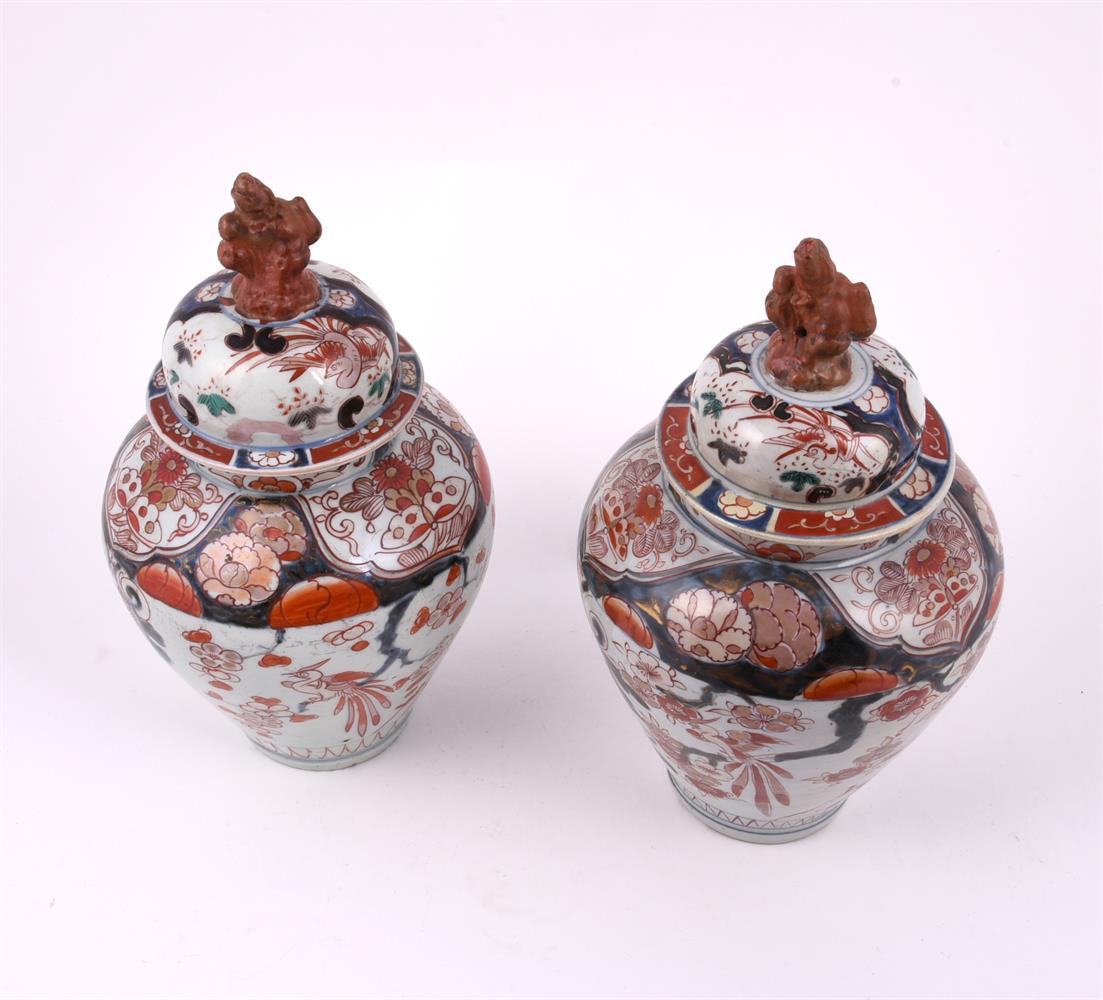 A pair of Japanese Arita vases and covers - Image 2 of 2