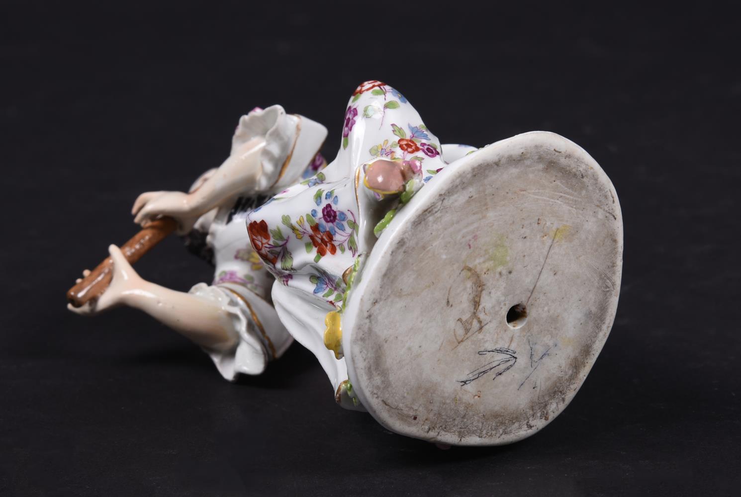 A Meissen figure of a seated female flautist from the Gallant Orchestra and modelled by J.J. Kaendle - Image 5 of 5