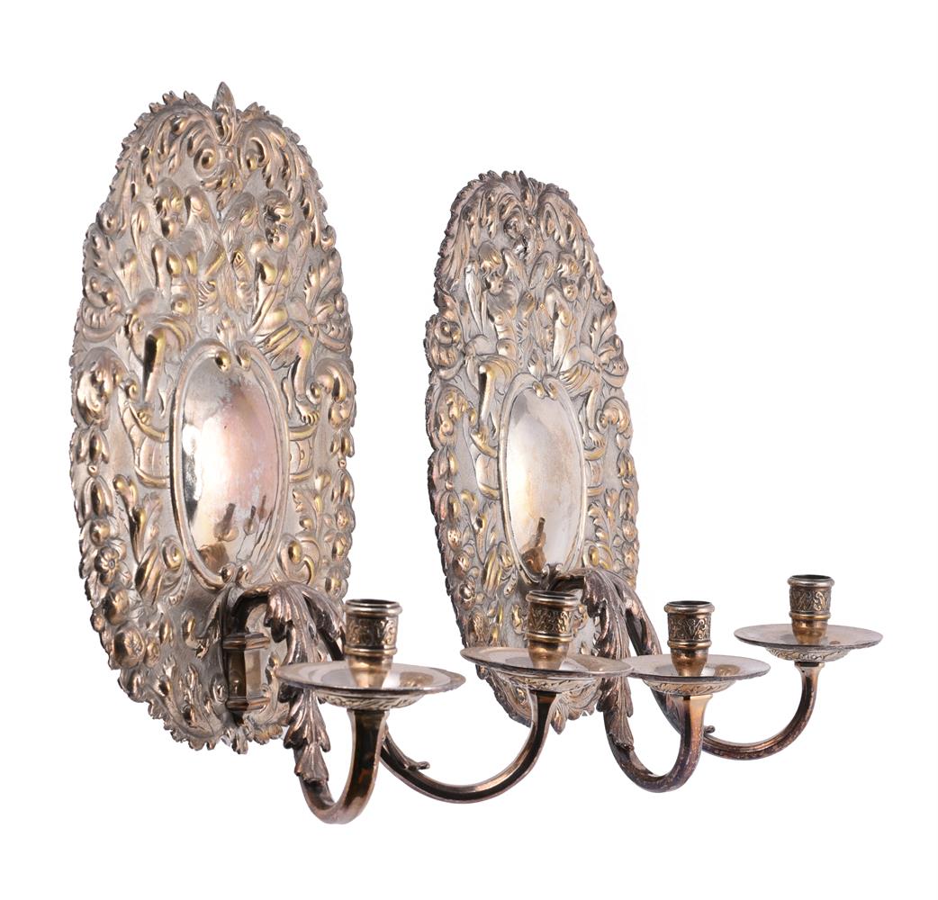 A pair of Dutch style brass wall lights - Image 2 of 4