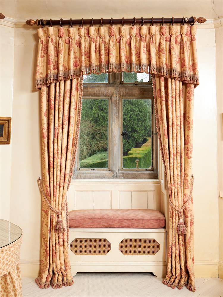 THREE PAIRS OF FRENCH STYLE CURTAINS - Image 2 of 2