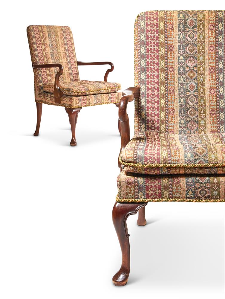 Y A SET OF TWENTY-TWO GEORGE II STYLE MAHOGANY FRAMED PANEL BACK DINING CHAIRS - Image 5 of 5