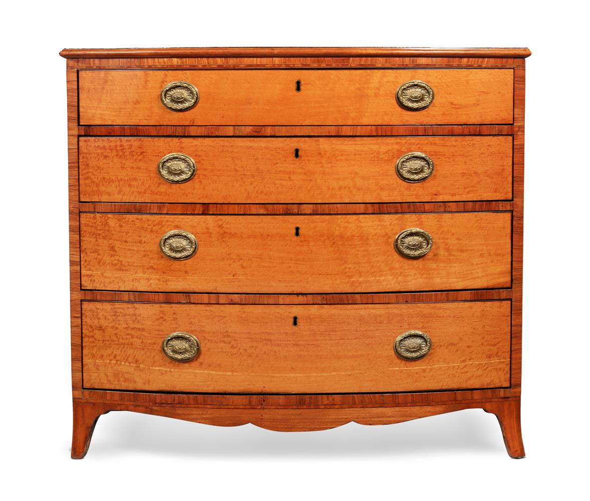 Y A GEORGE III SATINWOOD AND TULIPWOOD CROSSBANDED CHEST OF DRAWERS, CIRCA 1790