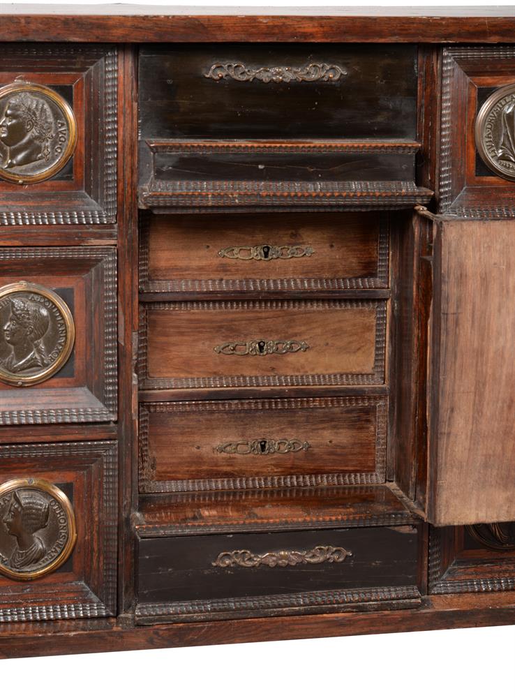 AN ITALIAN WALNUT AND EBONISED 'MEDAL CABINET', LATE 17TH/EARLY 18TH CENTURY - Image 5 of 6