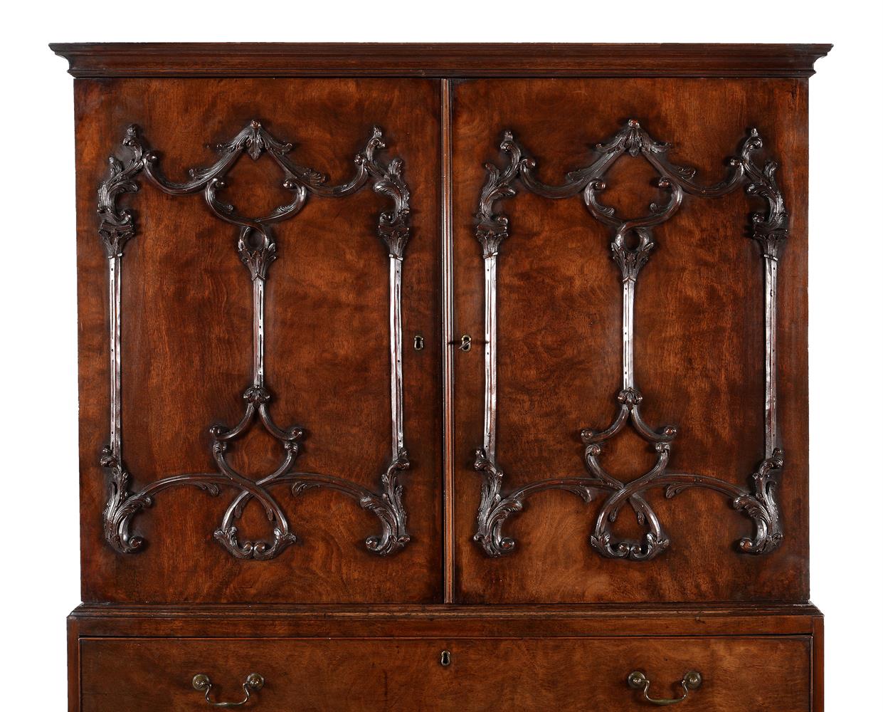 A GEORGE III MAHOGANY CLOTHES PRESS, CIRCA 1775 - Image 2 of 4