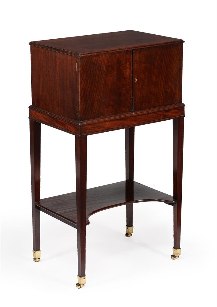 AN EARLY GEORGE III MAHOGANY COLLECTORS CABINET ON STAND, CIRCA 1760 - Image 2 of 4