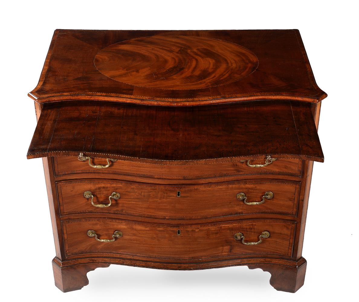 A GEORGE III MAHOGANY AND INLAID CHEST OF DRAWERS, CIRCA 1780 - Image 4 of 5