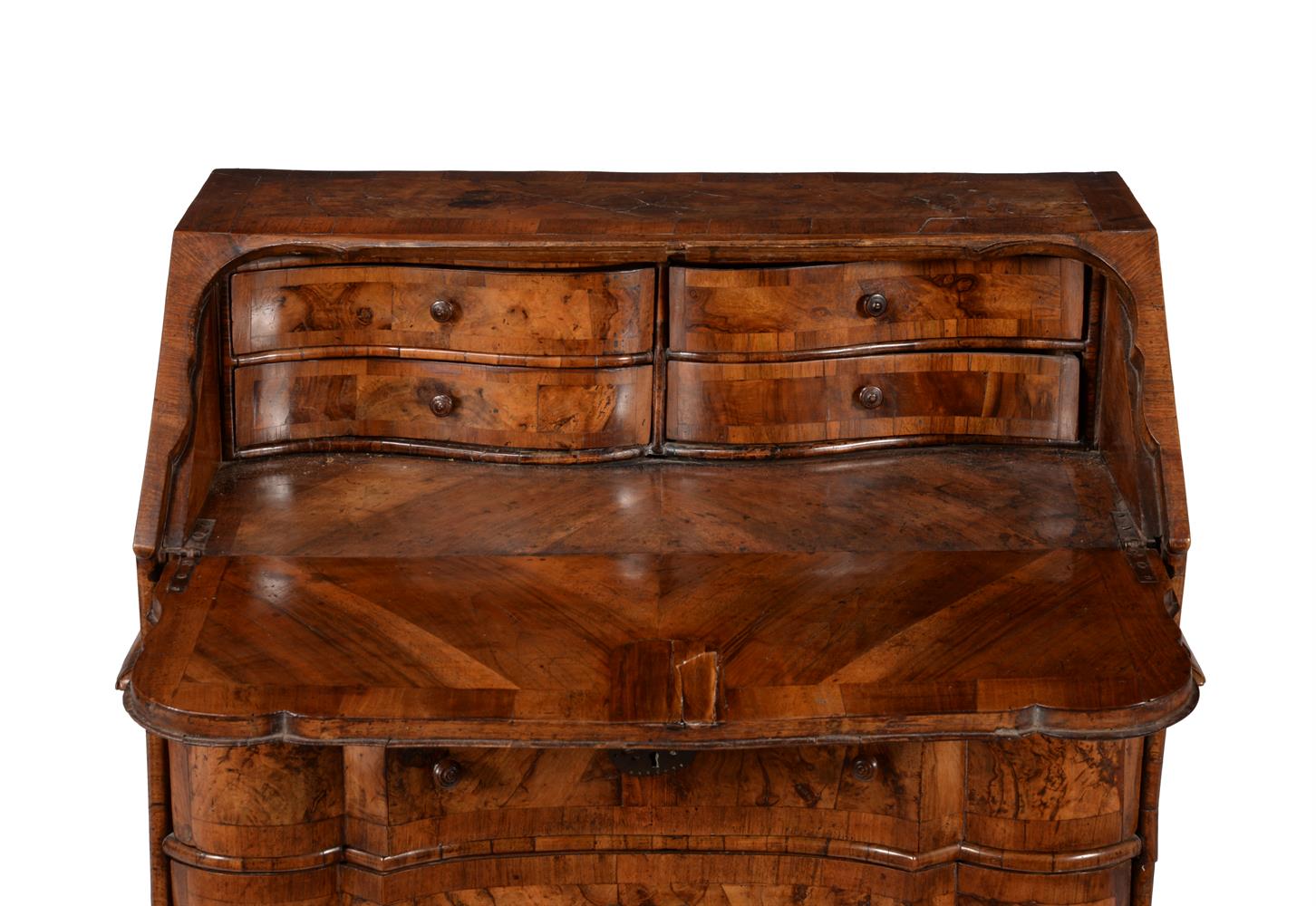 A NEAR PAIR OF SOUTH GERMAN FIGURED WALNUT AND CROSSBANDED BUREAUX, MID 18TH CENTURY - Image 4 of 8