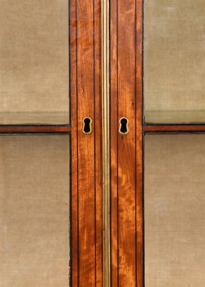 Y A GEORGE III SATINWOOD AND TULIPWOOD BANDED SECRETAIRE BOOKCASE, CIRCA 1790 - Image 5 of 6