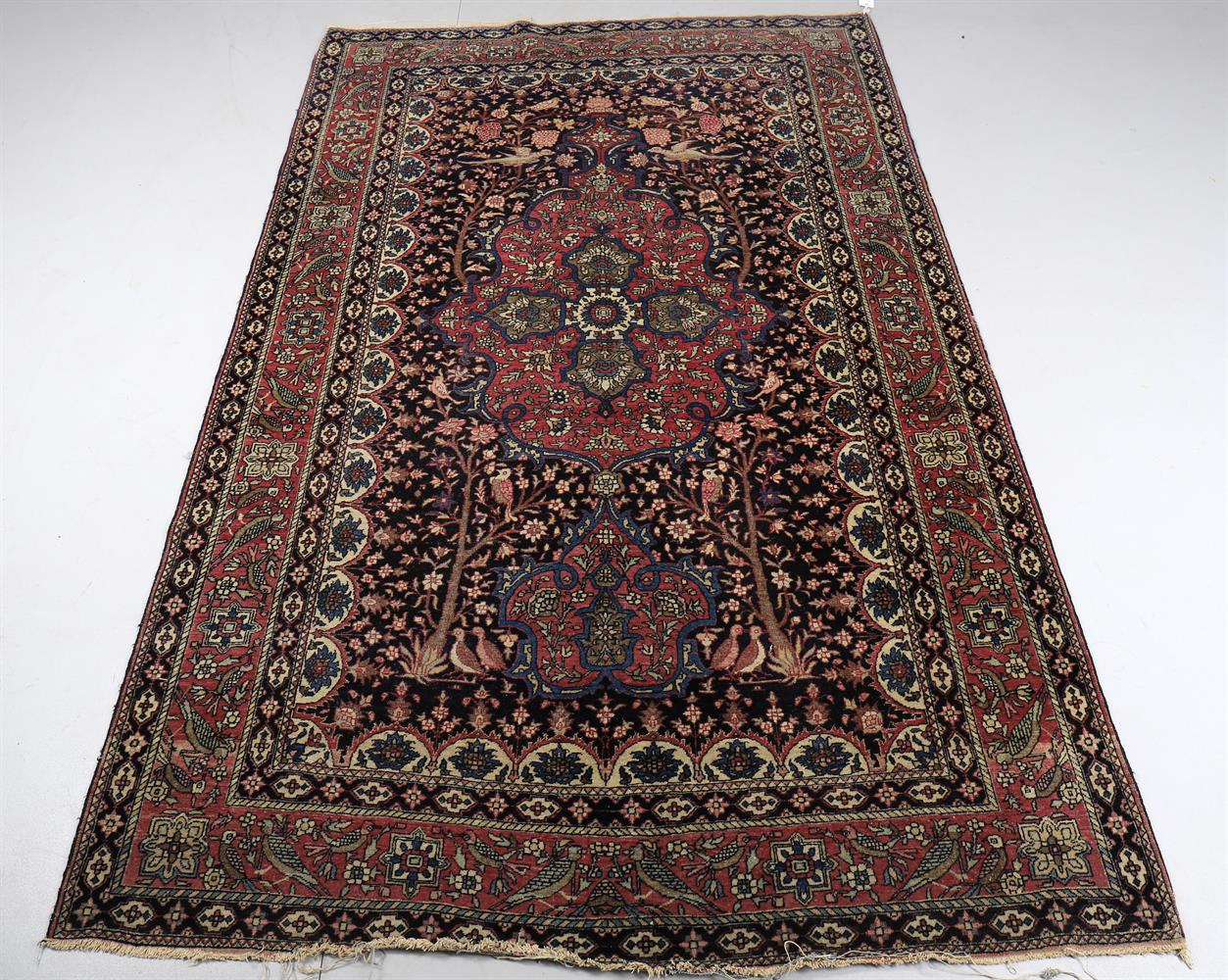 A Persian stylised prayer rug - Image 6 of 9