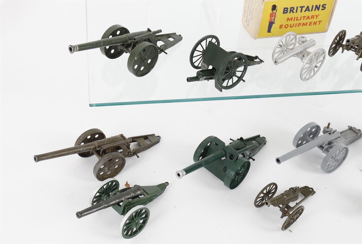 Britains from various Artillery sets - Image 2 of 3