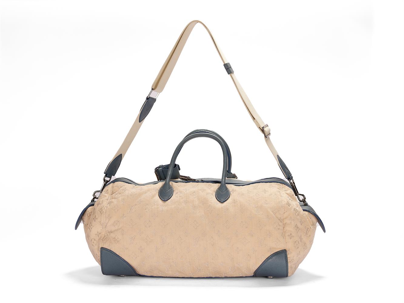Louis Vuitton, Collection Printemps Eté 2012, Speedy Round Denim, a Monogram coated fabric handbag - Bild 2 aus 2