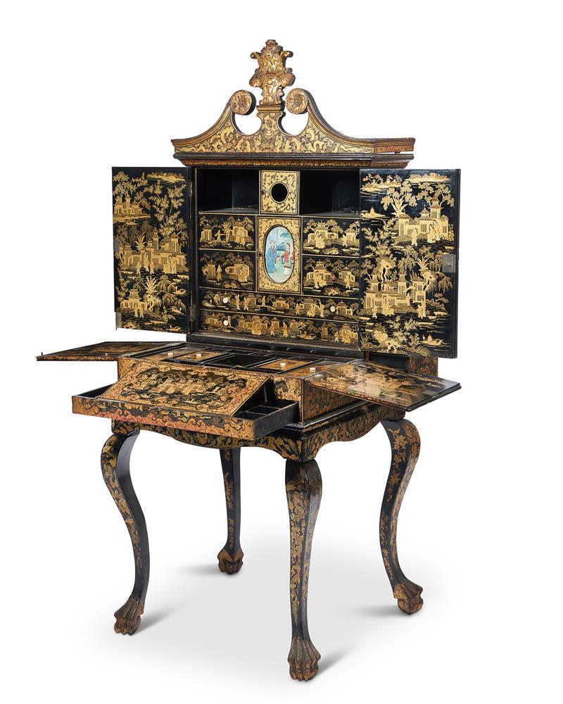 A CHINESE EXPORT BLACK AND GILT LACQUER CABINET, EARLY 19TH CENTURY - Image 3 of 12